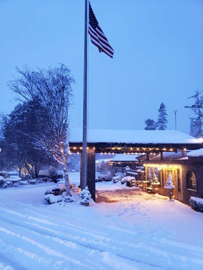 Coachman Inn Oak Harbor Exterior photo