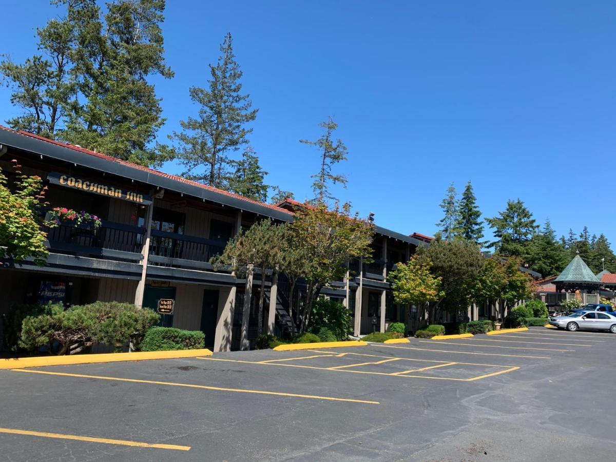 Coachman Inn Oak Harbor Exterior photo